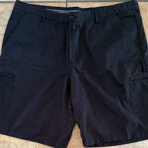 Tasso Elba Black Cargo Shorts with Classic Fit (Size 42)